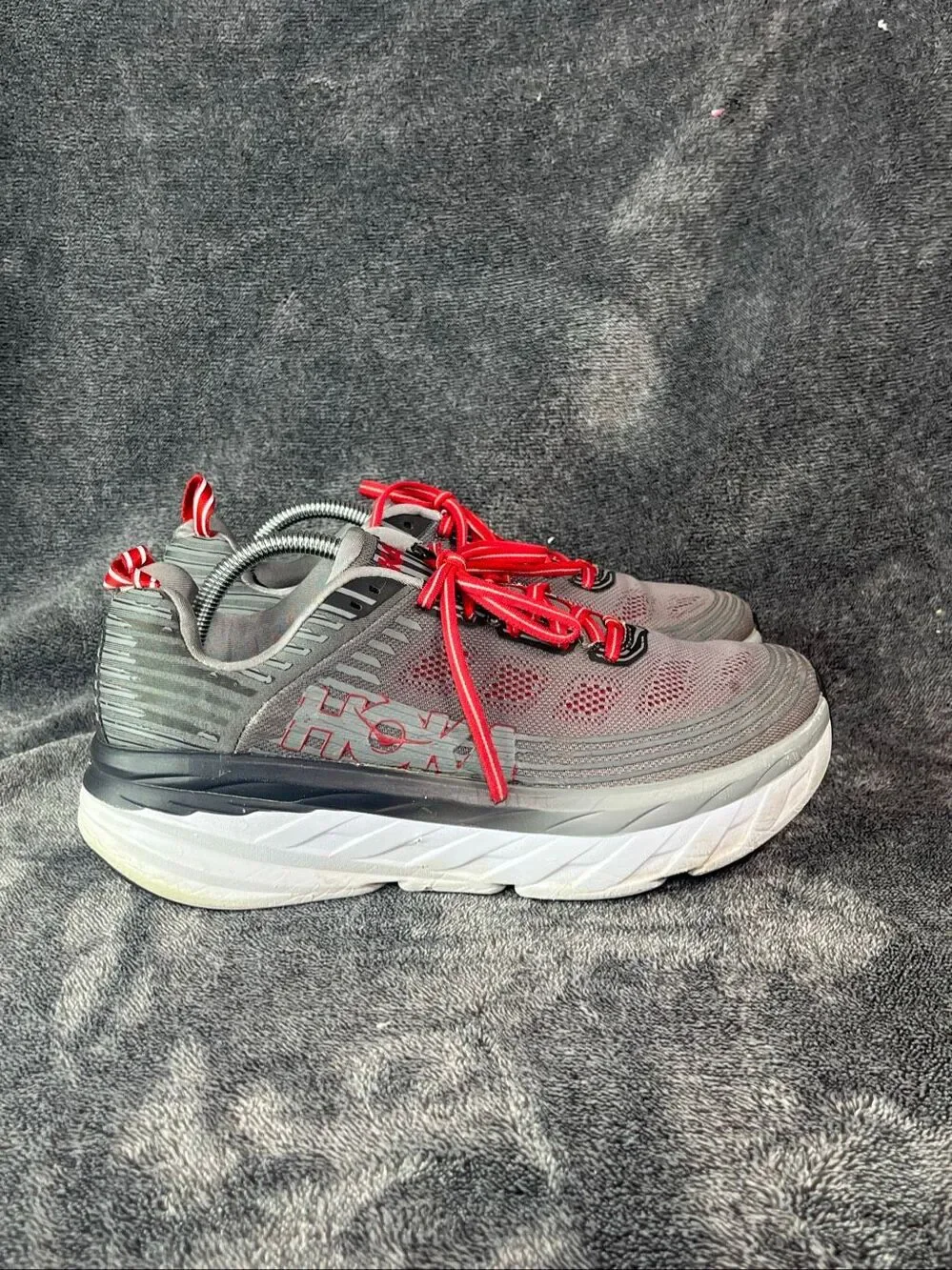 Hoka One One Bondi 6 Mens Size 9.5 Grey Red Running Shoes 1019269-ASGY